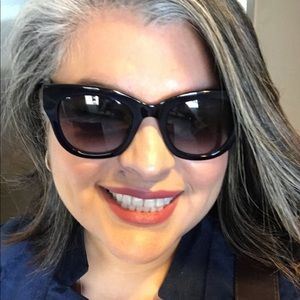 Meet your Posher, Yesenia!